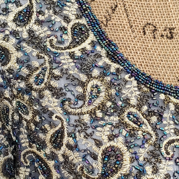 Adrianna Papell Tops - Adrianna Papell•Stunning beaded embroidered s/s•8